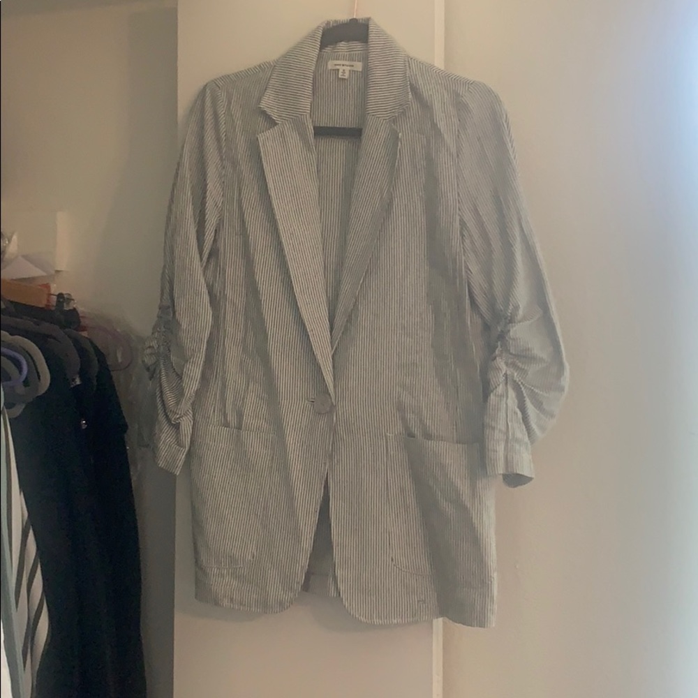 Blazer - Picture 2 of 3